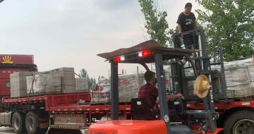 福建 黄金麻冰裂纹，地铺石装车