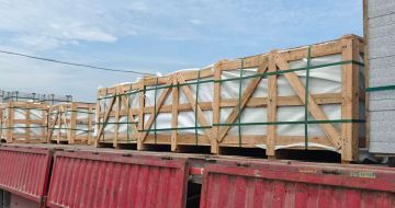 福建 芝麻白花岗岩地铺石出口专车-泰国游