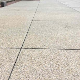 福建 黄金麻花岗岩石板材荔枝面地面铺装效果