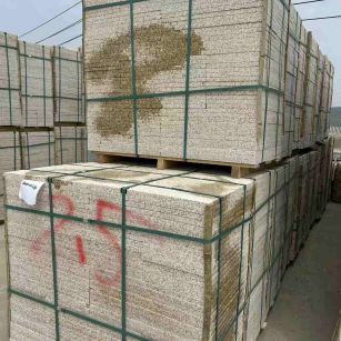 福建 黄金麻花岗岩石材荔枝面地铺石2.5*300*600