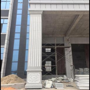 福建 芝麻白光面花岗岩门楼大柱（罗马柱）配雕花底座