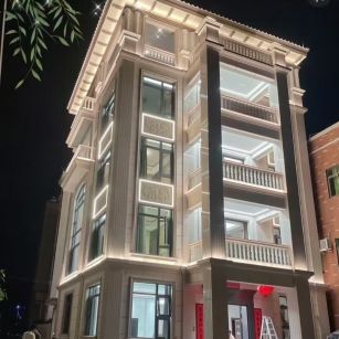 福建 芝麻白花岗岩别墅外墙夜间效果