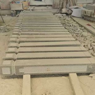 福建 芝麻白异形加工雕刻-栏杆大柱，方柱