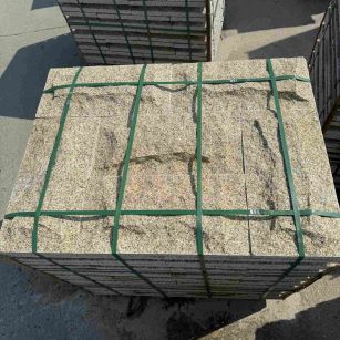 福建 黄金麻花岗岩石材自然面蘑菇石成品