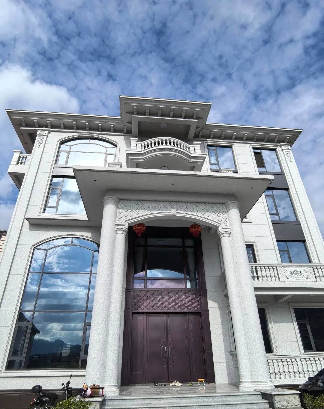 福建白麻别墅外墙干挂石材效果示例