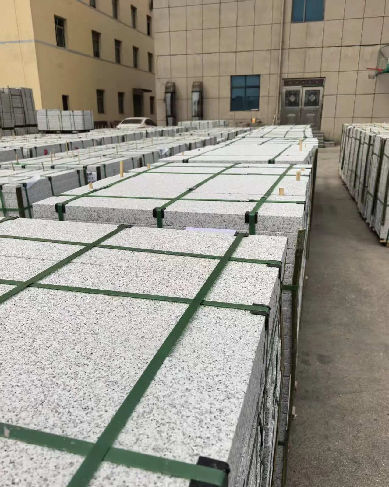 福建 白麻花岗岩5.0公分荔枝面地铺石