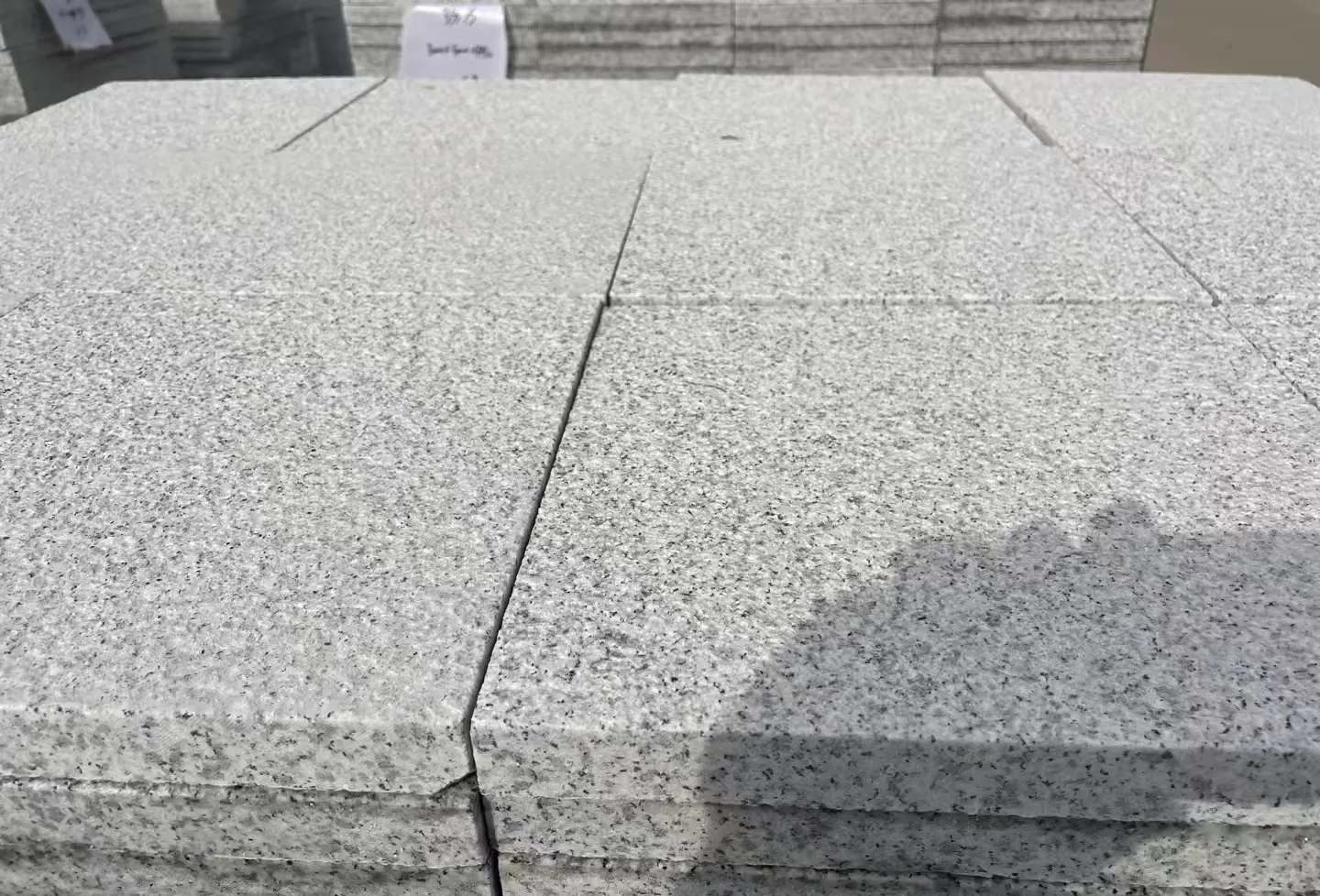 福建 白麻花岗岩石材推荐 荔枝面地铺石