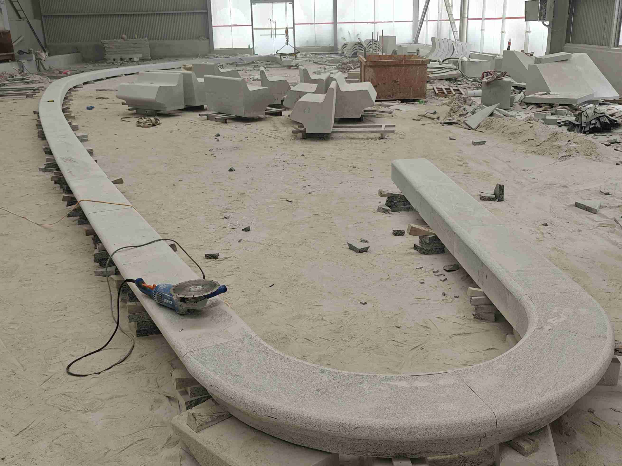 福建 芝麻白花岗岩弧形花坛石，坐凳石