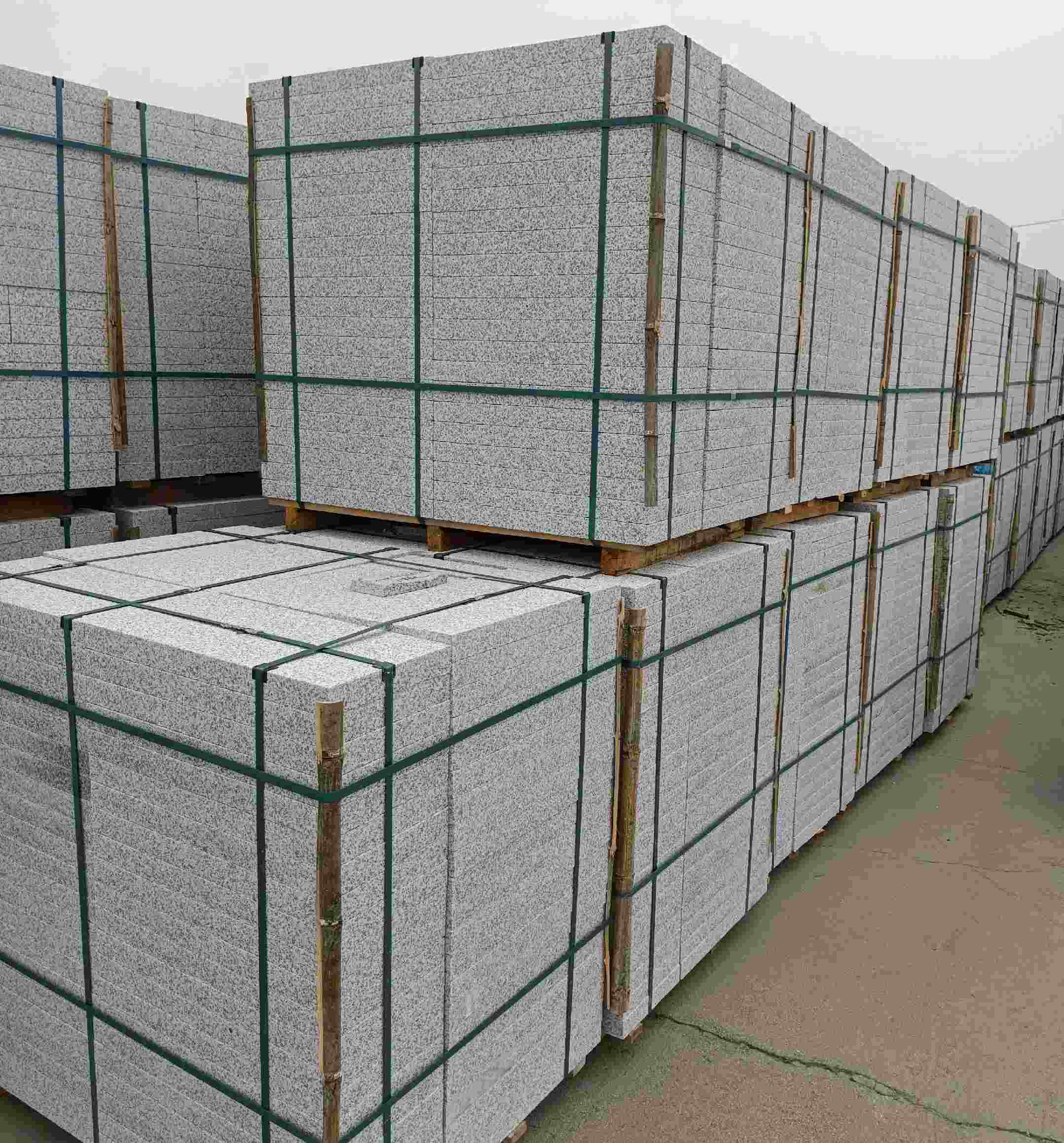 福建 白麻花岗岩石材荔枝面地铺石（300*600*50）