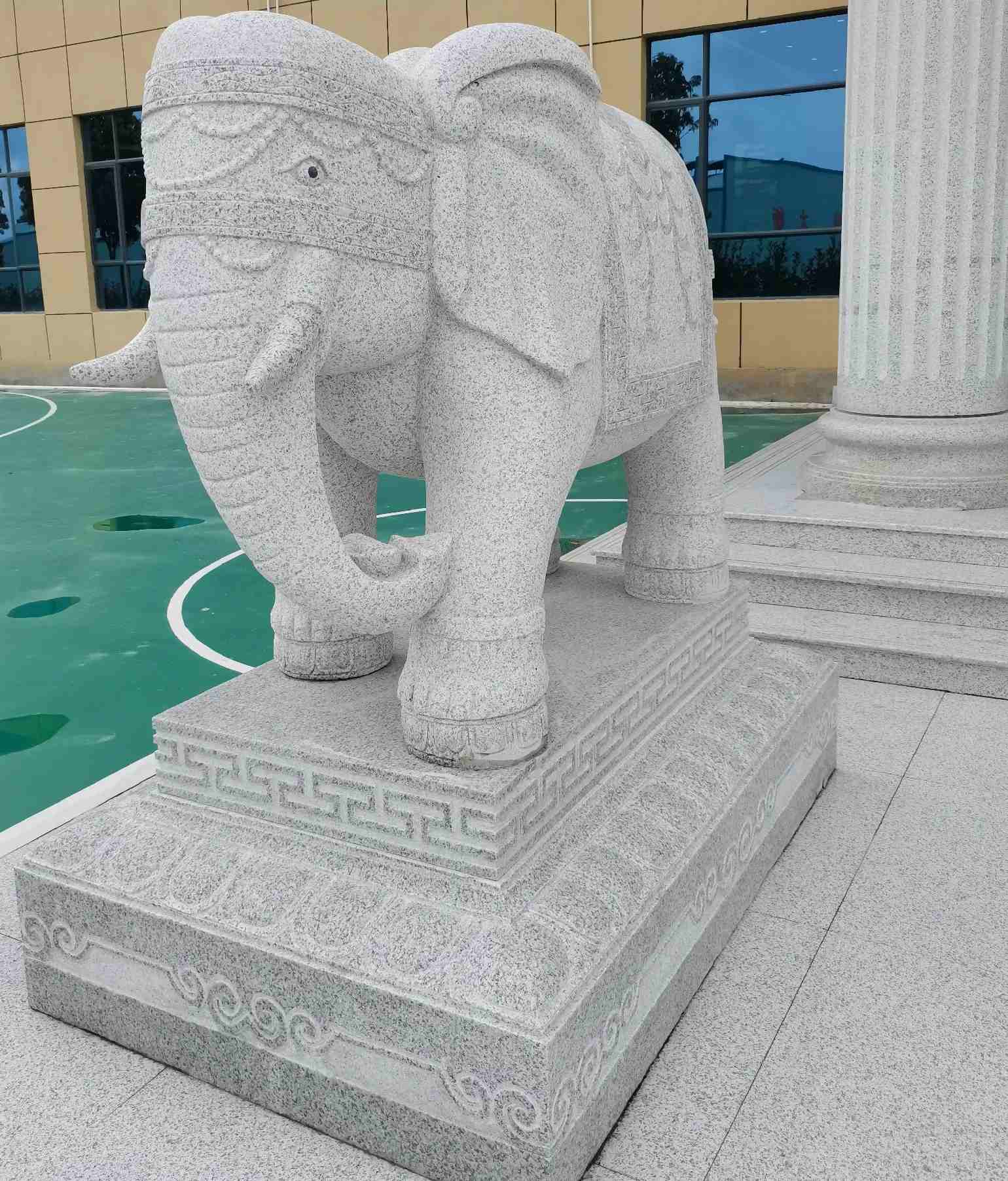 福建 白麻花岗岩动物异形石雕-大象