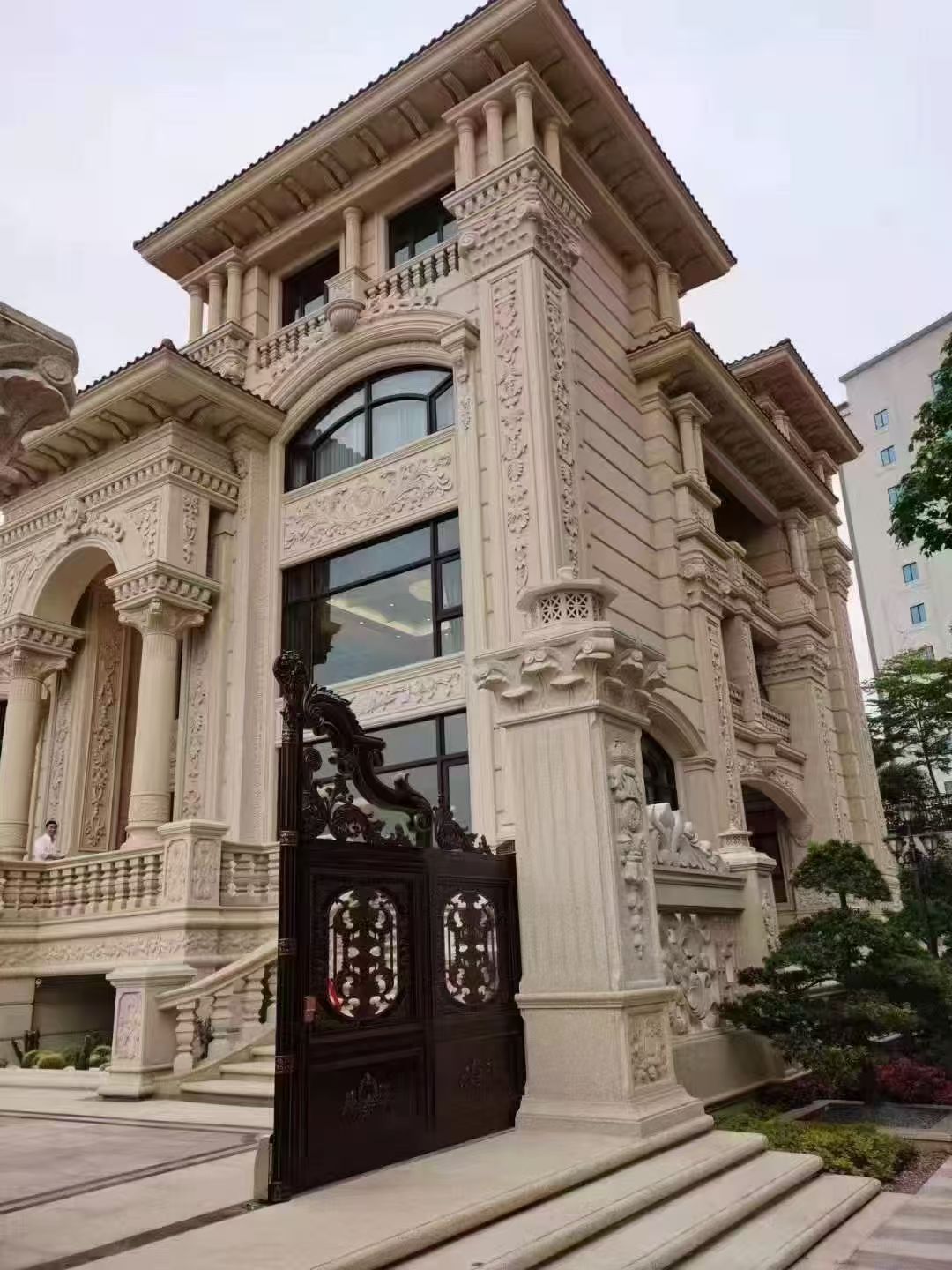 福建 黄金麻花岗岩别墅外墙干挂效果展示