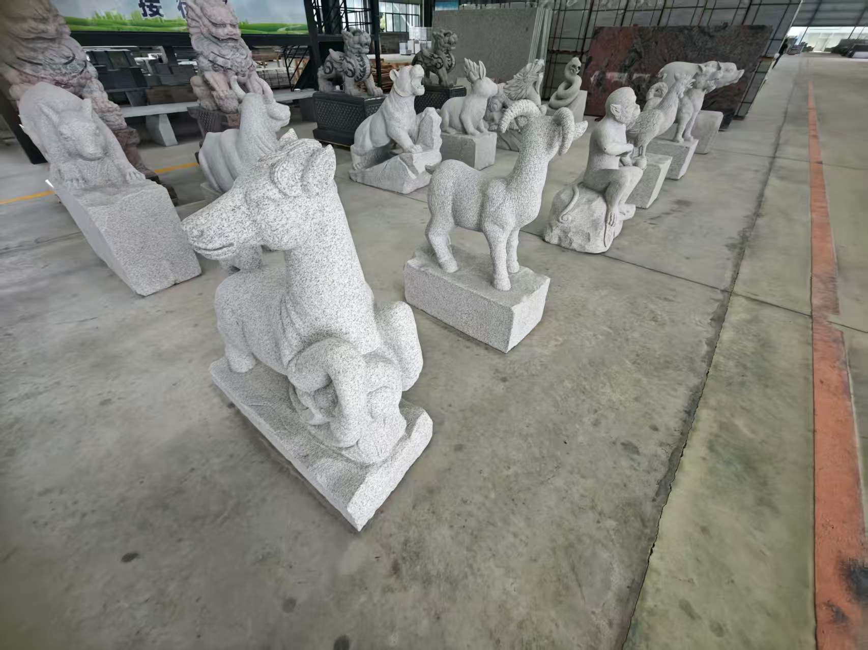 福建 芝麻白花岗岩造型立体雕刻——十二生肖