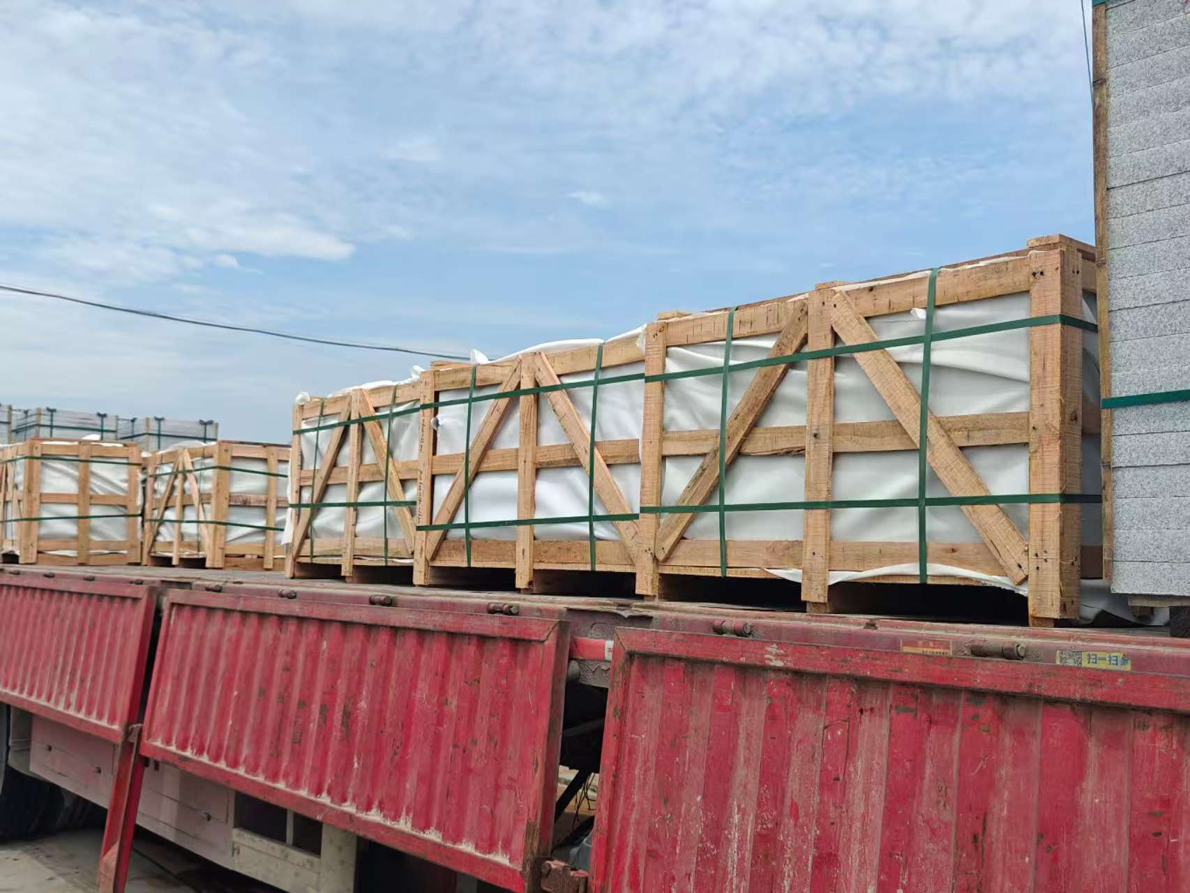 福建 芝麻白花岗岩地铺石出口专车-泰国游