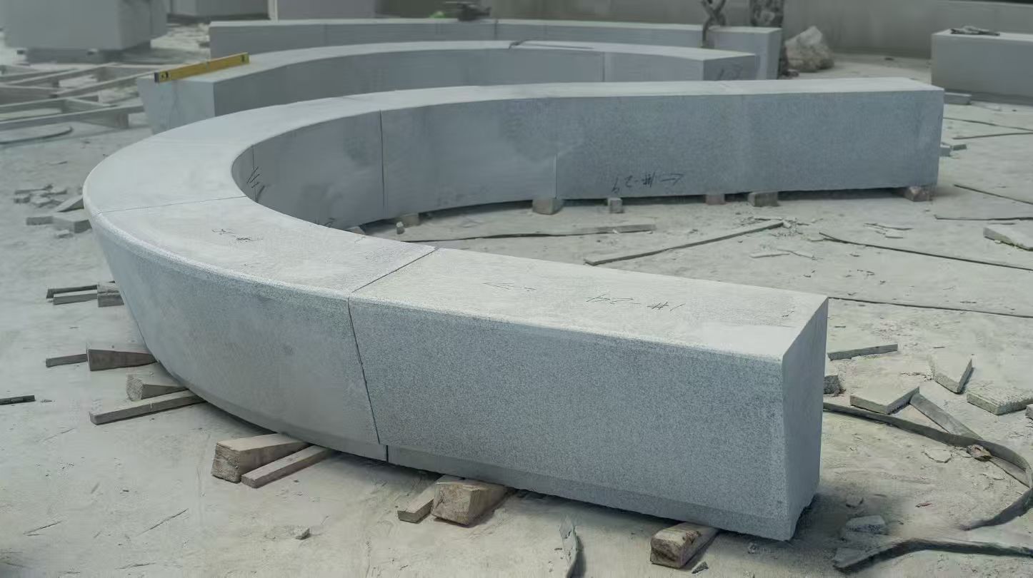 福建 芝麻白花岗岩光面弧形坐凳