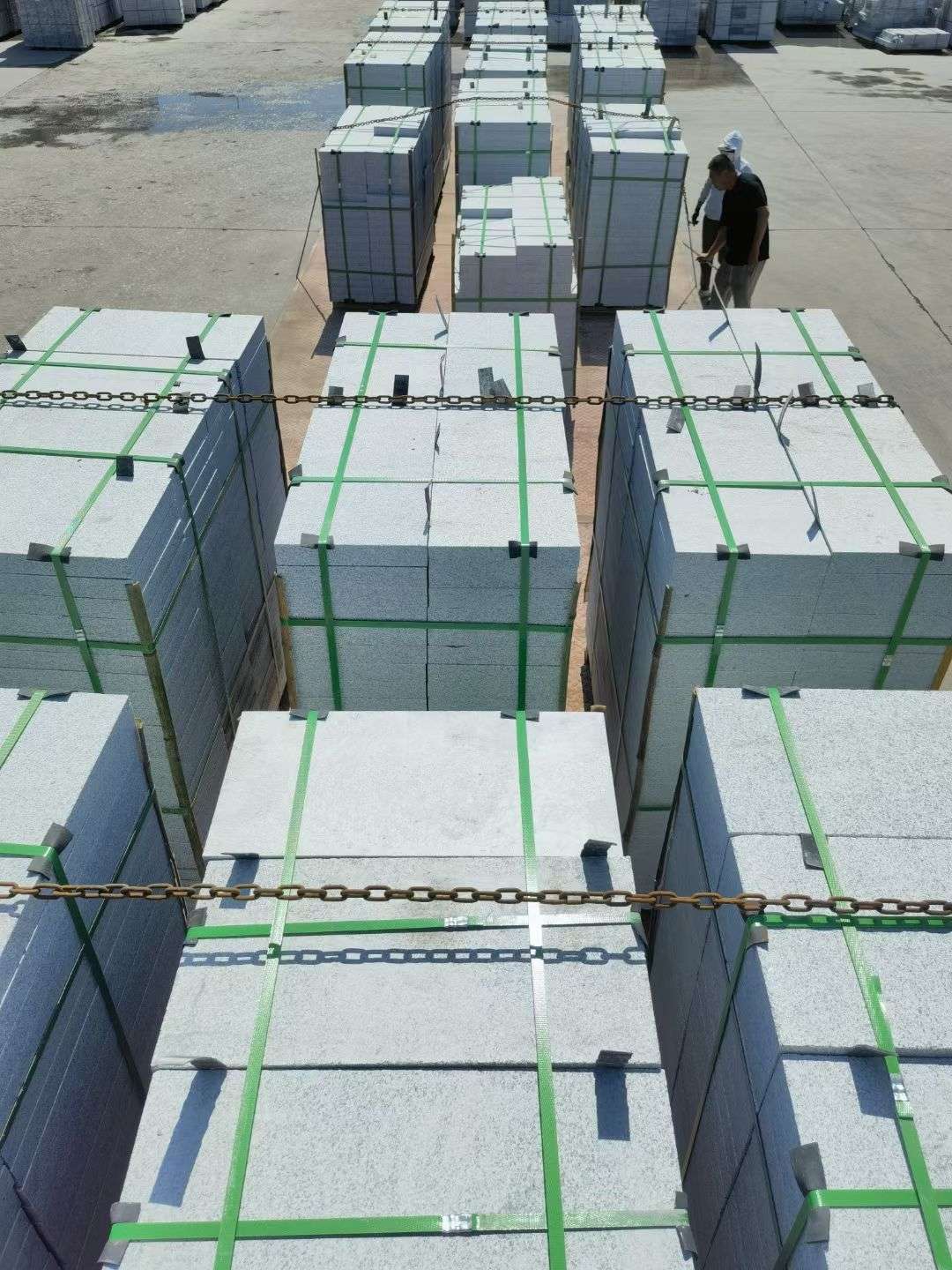 福建 芝麻白花岗岩5公分地铺石 花岗岩厂家工厂装车日常