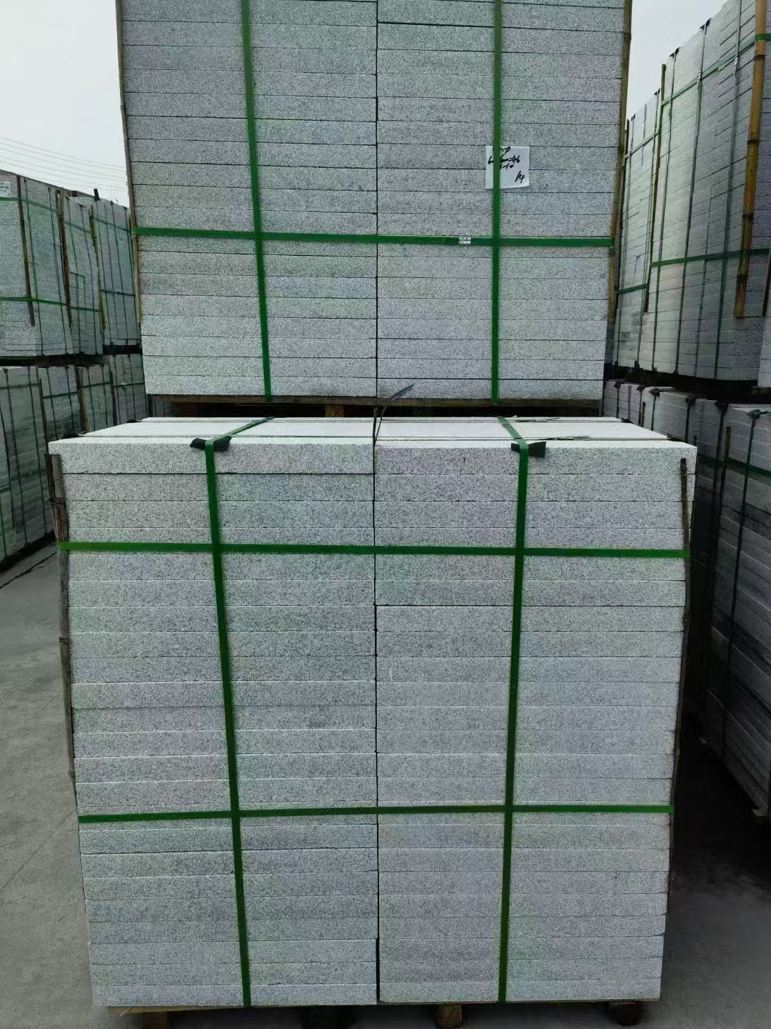 福建 芝麻白火烧，园林广场市政工程地铺石，1.8~5.0厚均有现货