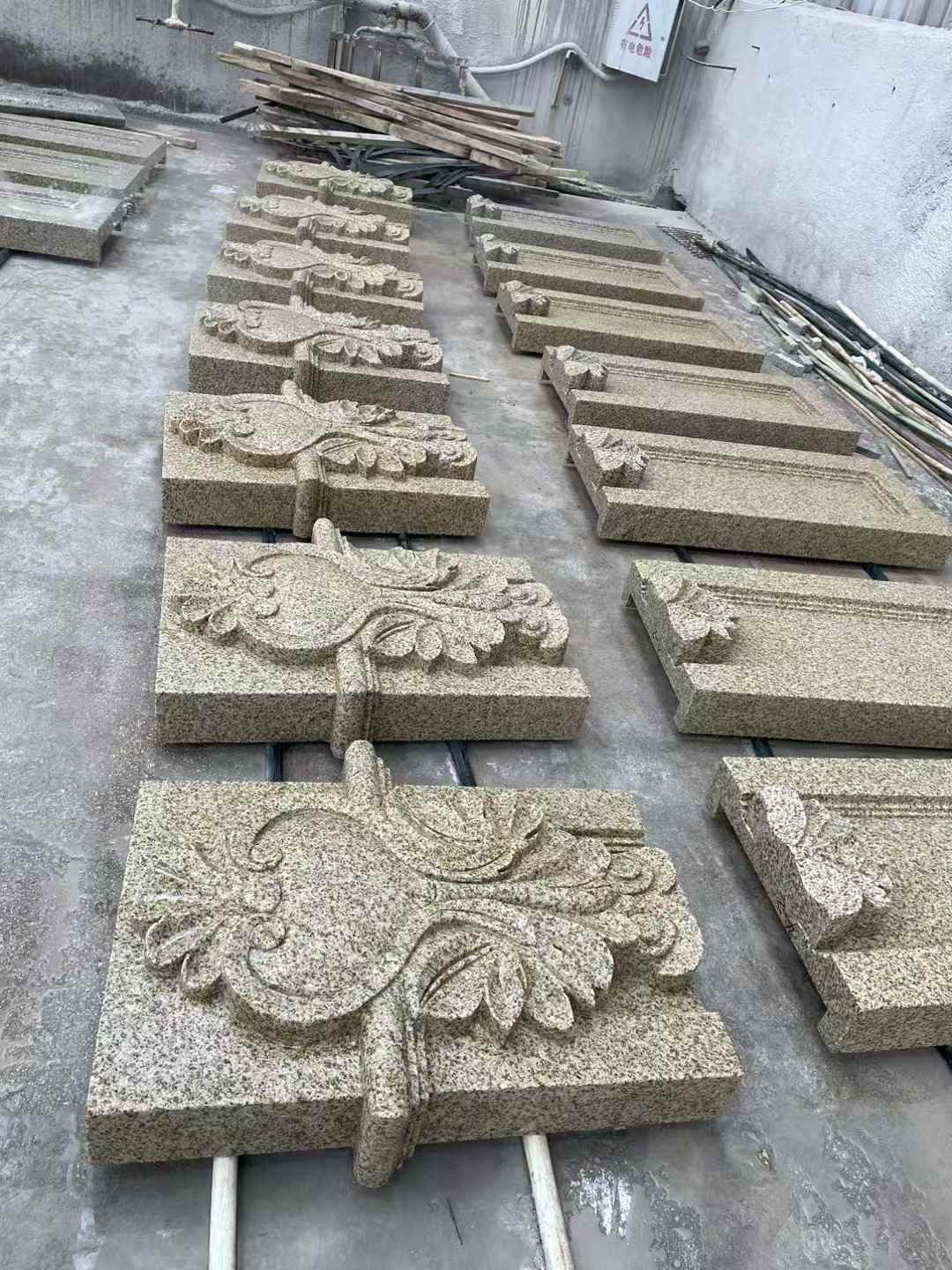 福建 黄金麻花岗岩别墅外墙雕刻板
