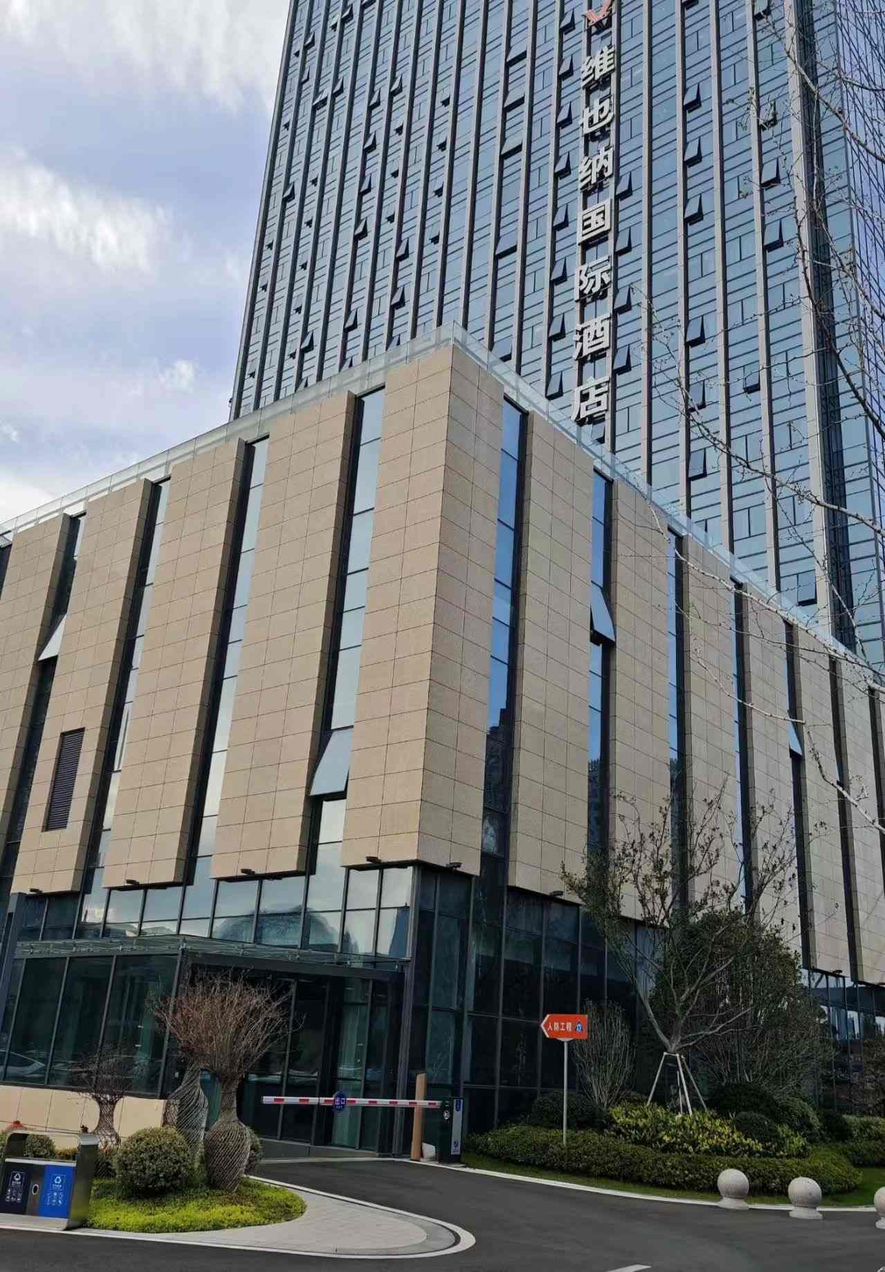 福建 黄金麻花岗岩外墙干挂