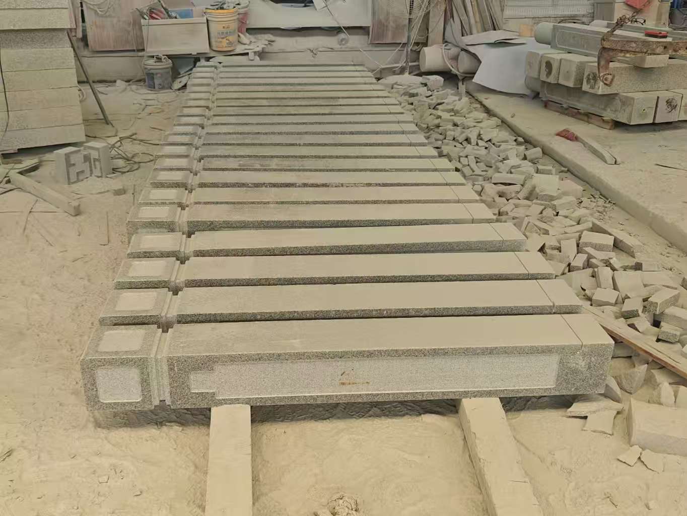 福建 芝麻白异形加工雕刻-栏杆大柱，方柱